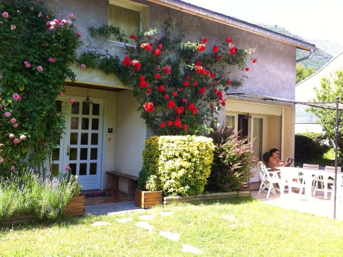 Holiday home Maison De 4 Chambres Avec Jardin Clos Et Wifi A Luz Saint Sauveur Lourdes